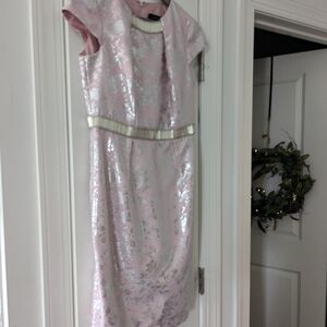 Beautiful Carmen Marc Valvo satin dress size 6 pink silver embellished